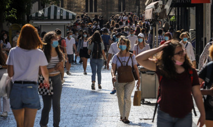 Ανοικτά τα καταστήματα την Κυριακή 11 Ιουλίου