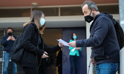 Σχολεία: Πώς γίνεται το self-test, πώς δηλώνεται το αποτέλεσμα [βίντεο]