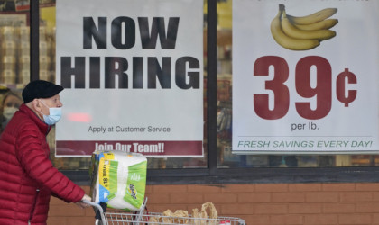 Νέα πτώση στις αιτήσεις για επίδομα ανεργίας στις ΗΠΑ