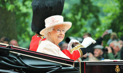 Οι Βρετανοί θα ξοδέψουν εκατομμύρια στους βασιλικούς εορτασμούς