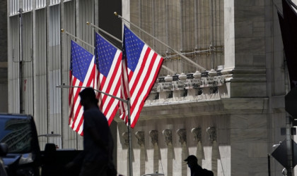 Πέντε μεγάλοι κινεζικοί όμιλοι ανακοινώνουν πως αποσύρονται από το Χρηματιστήριο της Νέας Υόρκης