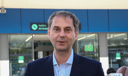 Θεοχάρης: Έχουμε ένα ολοκληρωμένο σχέδιο για το άνοιγμα του τουρισμού