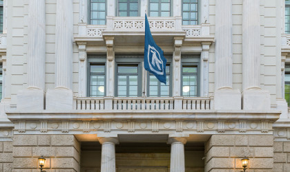 Alpha Bank: Εγκρίθηκε η αύξηση μετοχικού κεφαλείου έως 800 εκατ. ευρώ