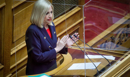 Γεννηματά: Ο εργαζόμενος δεν έχει προστασία και θα δουλεύει 10ωρα