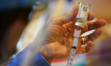 Ερχεται η τρίτη δόση εμβολίου και για τους κάτω των 50 στην Ελλάδα