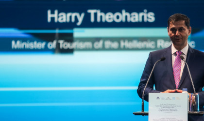 Επίσκεψη Θεοχάρη στην Ολλανδία για την ενίσχυση των τουριστικών ροών