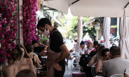 ΕΛΣΤΑΤ: Αύξηση άνω του μισού δισ. ευρώ κατέγραψε τον Ιούλιο εφέτος ο τζίρος των επιχειρήσεων καταλυμάτων - εστίασης