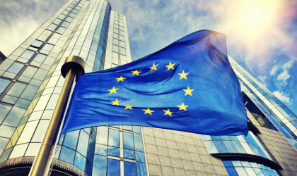 Τα κράτη-μέλη της ΕΕ θέλουν να συμπεριληφθούν το φυσικό αέριο και η πυρηνική ενέργεια στις «πράσινες» επενδύσεις
