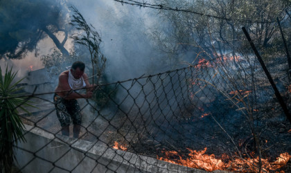Βασιλακόπουλος για πυρκαγιές: Τα ανησυχητικά συμπτώματα αν εισπνεύσουμε τοξικό νέφος