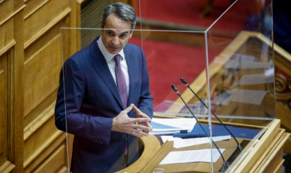Μητσοτάκης από τη Βουλή: Κύριε Τσίπρα οι πολίτες ψήφισαν αντιπροσώπους, όχι απεργούς