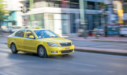 Γιατί είναι δύσκολο πλέον να βρει κάποιος ταξί στην Αθήνα