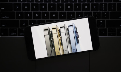 iPhone 13: Μειωμένη κατά 10% η παραγωγή λόγω έλλειψης στα μικροτσιπ