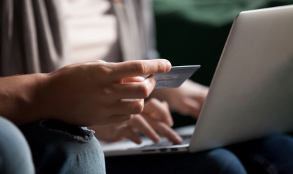 Ε- shoppers οι Έλληνες -Αύξηση 8% στη μέση δαπάνη 