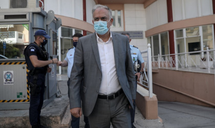 Θεοδωρικάκος: Σε βάθος διερεύνηση για τα πλαστά πιστοποιητικά από τους «Αδιάφθορους»