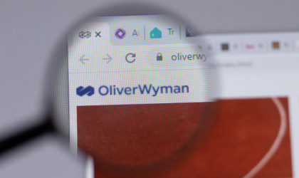 Oliver Wyman: Οι ελληνικές τράπεζες απέδειξαν ότι μπορούν να προσαρμοστούν σε ένα νέο μοντέλο λειτουργίας	