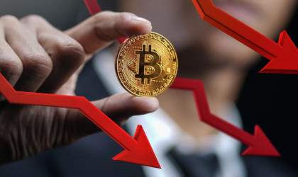 Bitcoin: Κατρακυλά σχεδόν 8% λόγω της νέας μετάλλαξης του κορωνοϊού