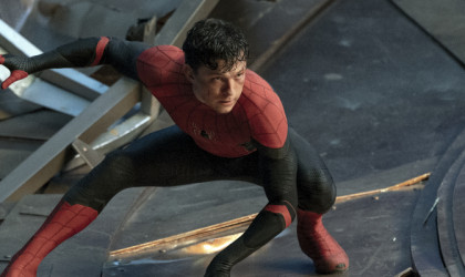 O Spider-Man Κέρδισε την «Όμικρον» και δίνει τη σκυτάλη στον Batman