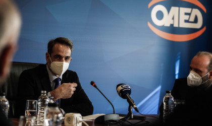 Μητσοτάκης από ΟΑΕΔ: 86.000 νέες θέσεις εργασίας το 2022