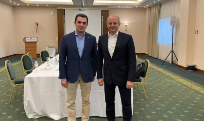 Συνάντηση Υπουργού Περιβάλλοντος και Ενέργειας, Κώστα Σκρέκα, με τον Υπουργό Ενέργειας του Αζερμπαϊτζάν, Parviz Shahbazov