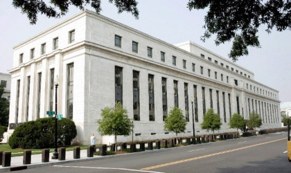 Fed: Οικονομολόγοι προβλέπουν αύξηση των επιτοκίων κατά 50 μονάδες βάσης τον Σεπτέμβριο