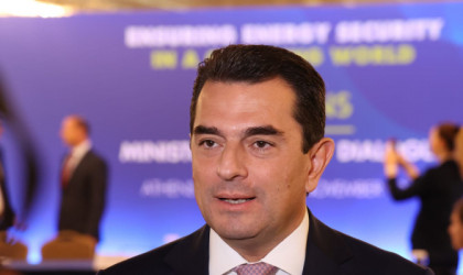 Κ. Σκρέκας: Επιταχύνουμε την εγκατάσταση 9.000 δημοσίως προσβάσιμων φορτιστών στα αστικά κέντρα της Ελλάδας 