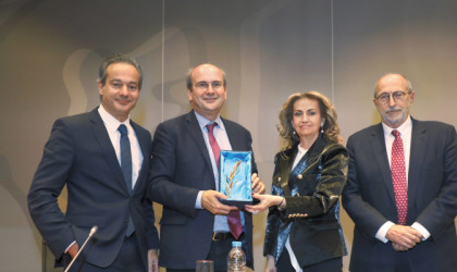 Χατζηδάκης: Οι πολιτικές της κυβέρνησης συμβάλουν στην σημαντική μείωση της ανεργίας