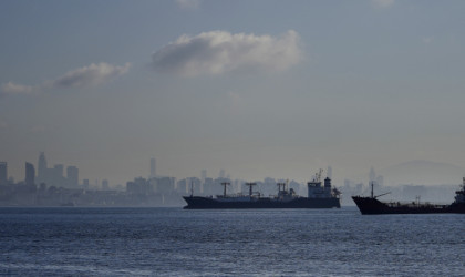 Τουρκία: 20 δεξαμενόπλοια κάνουν ουρά για να διαπλεύσουν το Στενό του Βοσπόρου	
