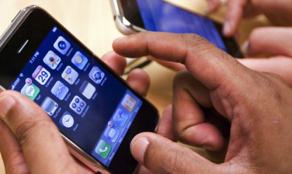 Ένα iPhone πρώτης γενιάς πωλήθηκε για πάνω από 63.000 δολάρια