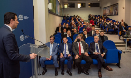Σκρέκας: Ογδόντα πέντε δήμοι δεσμεύονται στην αποστολή για τις Κλιματικά Ουδέτερες- Έξυπνες Πόλεις