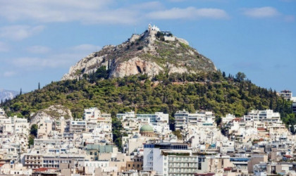 Σε πλήρη αναδιαμόρφωση και επαναλειτουργία ως το τέλος καλοκαιριού το θέατρο και ο λόφος του Λυκαβηττού