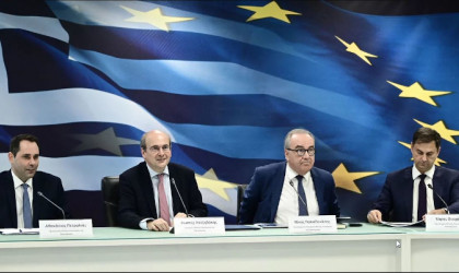 Χατζηδάκης: Παρατείνεται το Market Pass ως τον Οκτώβριο, οριζόντια αύξηση 70 ευρώ στους δημοσίους υπαλλήλους
