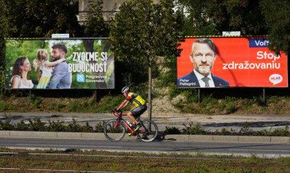 Κάλπες στη διχασμένη Σλοβακία στη σκιά του πολέμου στην Ουκρανία