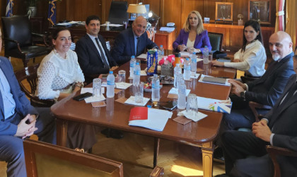 Συνάντηση της υφυπουργού Ανάπτυξης Άννας Μάνη με στελέχη του ΣΕΒ