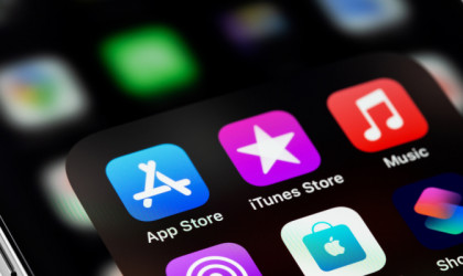 H ΕΕ αναγκάζει την Apple σε νέα ιστορική αλλαγή