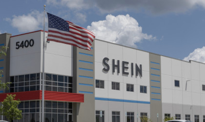 Shein: Μετά την εδραίωση στο παγκόσμιο εμπόριο, θέλει να «περάσει την πόρτα» της Wall Street