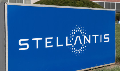 Stellantis: Πρόγραμμα εθελουσίας εξόδου στο 50% των υπάλληλων γραφείου στις ΗΠΑ