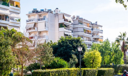 Με αστερίσκους από την ΕΚΤ το «stop» στα μετρητά στις μεταβιβάσεις ακινήτων 