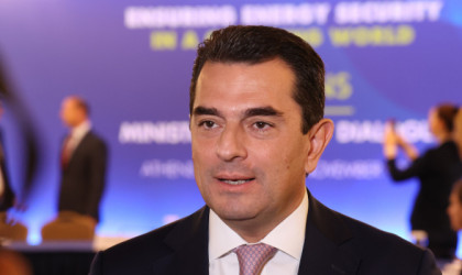 Σκρέκας: «Καλάθι των Χριστουγέννων» σε προσιτές τιμές για όλους