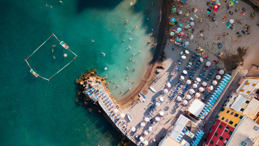 Η παραλία Bogliasco στην Ιταλία/ φωτο: Unsplash