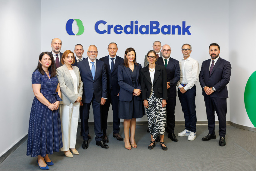  (Από αριστερά προς τα δεξιά): Δήμητρα Βουρνά, Chief Operating Officer CrediaBank – Θανάσης Κασαπίδης, Ηead of Product CrediaBank – Sophie Dimopoulou, Head of Distribution Luxembourg &amp; Eastern Mediterranean Countries at BNP Paribas Asset Management – Βασίλης Λιαρίκος, Head of Individual Segments CrediaBank – Χάρης Μυγδάλης, Chief Information &amp; Digital Officer CrediaBank – Στυλιανός Ηλιάδης, Chief Retail Banking &amp; Wealth Management Officer CrediaBank – Ελένη Βρεττού, CEO CrediaBank – France Germani, Head of BNP Paribas Asset Management Select Business – Θανάσης Σταθάς, Acting Chief Financial Markets Officer CrediaBank – Remi Lambert, Chief Investment Officer of BNP Paribas Asset Management Select Business – Laurent Bodson, CEO &amp; Co-founder of Gambit Financial Services – Βαγγέλης Κανέλης, Chief Strategy Officer CrediaBank/ φωτο:ΔΤ