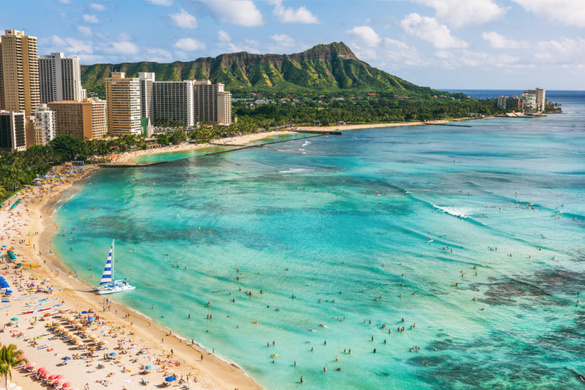 Η παραλία Χονολουλού στο νησί της Χαβάης / Φωτογραφία: Shutterstock