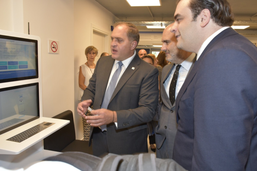 Kυριάκος Πιερρακάκης και Γιώργος Πιτσιλής στα εγκαίνια του νέου ΚΕΦΟΔΕ Θεσσαλονίκης/ φωτο: ΔΤ ΑΑΔΕ