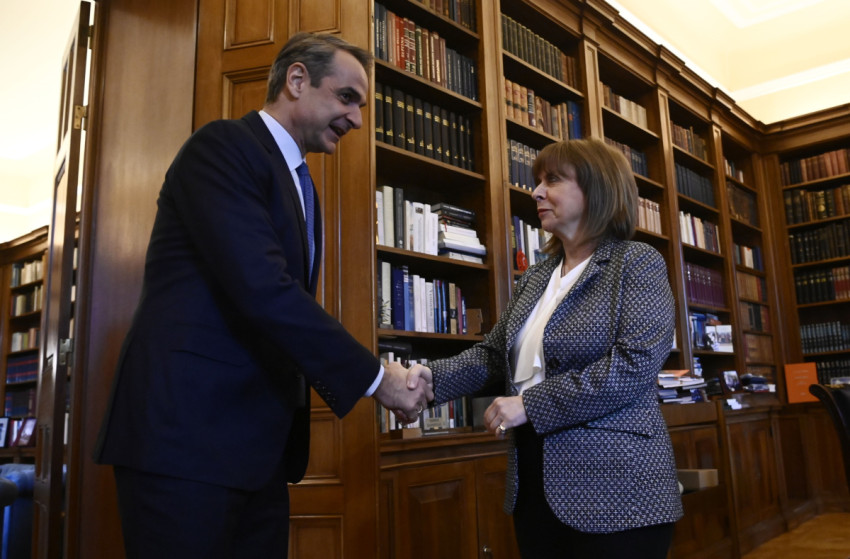 Η Πρόεδρος της Δημοκρατίας με τον Έλληνα πρωθυπουργό/Φωτογραφία: Intimenews