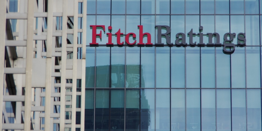 Fitch: Υποβάθμισε σε αρνητική την προοπτική του αξιόχρεου των τραπεζών Fannie Mae και Freddie Mac