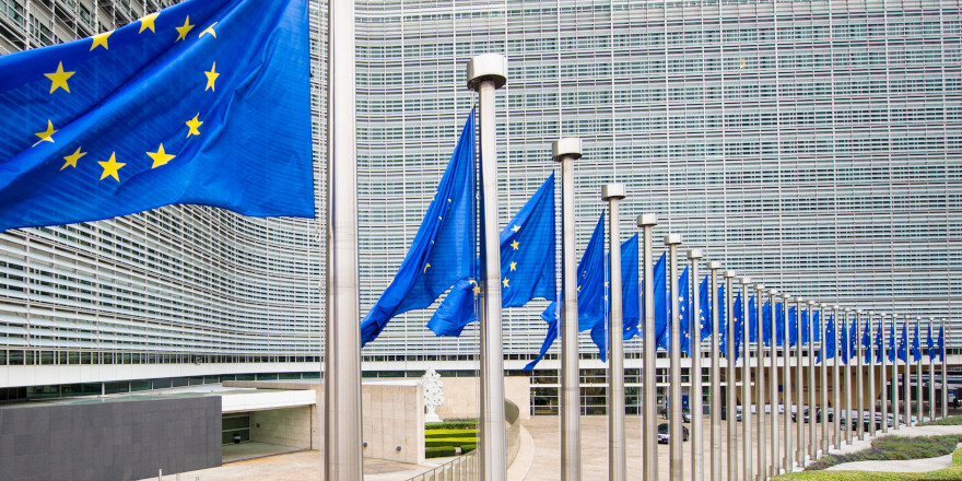 Η ΕΕ βάζει στο στόχαστρο τους αμερικανικούς τεχνολογικούς κολοσσούς