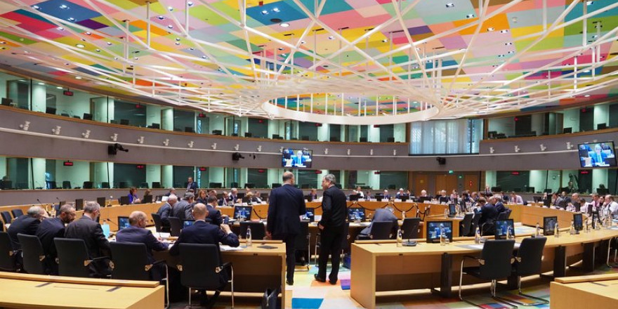 Βγαίνουν τα «μαχαίρια» στο Eurogroup -Με συστάσεις για συμμάζεμα προσέρχονται οι σκληροί του Βορρά