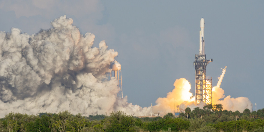 Η NASA ανησυχεί για τους χιλιάδες δορυφόρους που έχει στείλει ο Έλον Μασκ στο Διάστημα -Τι φοβούνται
