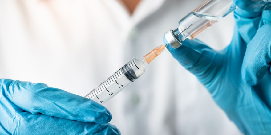 Κορωνοϊός: Deal της ΕΕ με την AstraZeneca για 300 εκατ. δόσεις του εμβολίου
