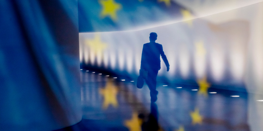Συναγερμός στο Eurogroup για τη βιωσιμότητα των επιχειρήσεων