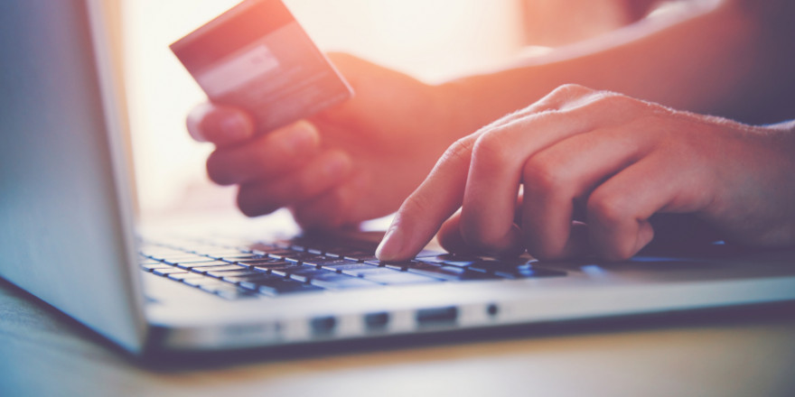 Έρευνα για το ηλεκτρονικό εμπόριο: 1 στους 4 online καταναλωτές κάνουν ηλεκτρονικά πάνω από το 20% των συνολικών αγορών τους 